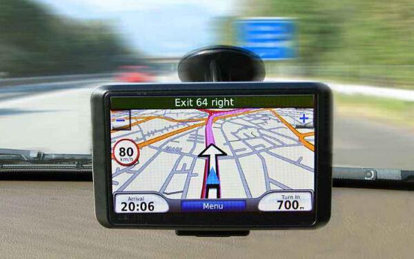 汽车导航系统反应慢 怎么把手机导航显示到车载导航