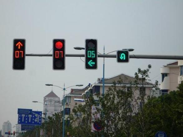 9个的交通信号灯图解 各种路口的信号灯图解