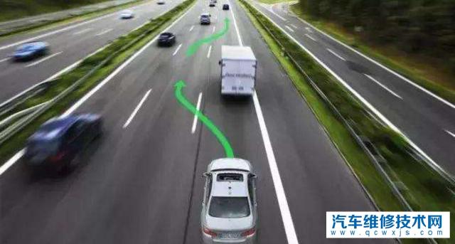 高速公路上龟速行驶，右车道却是常超车道的现象？