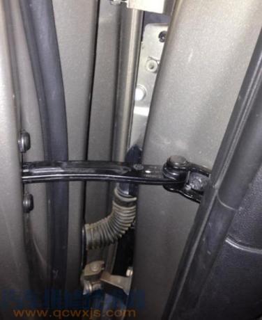 车门限位器异响解决修复方法