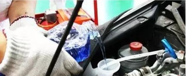 汽车的玻璃水没有了能用自来水代替吗？