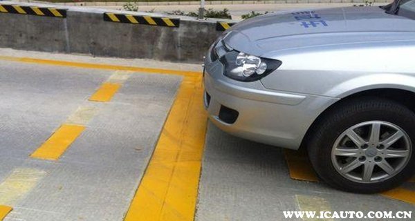 科二上坡定点停车要求，科目二坡道定点停车评判标准