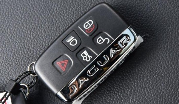 更换车辆钥匙电池需要注意什么