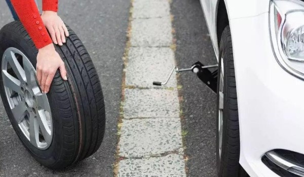 如何监测车辆轮胎使用情况