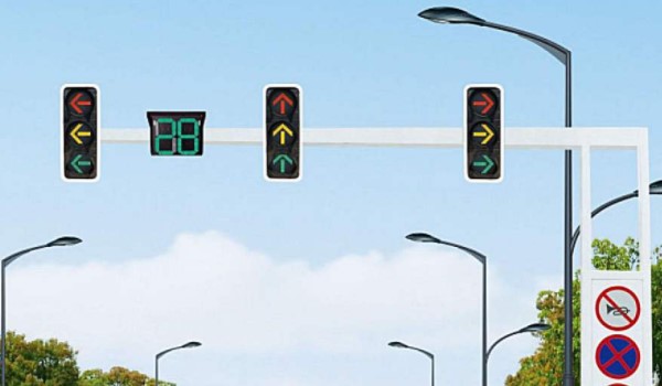 通过信号灯路口需要注意什么