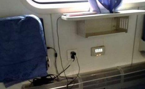 火车卧铺可以充电吗，火车充电口在哪个位置